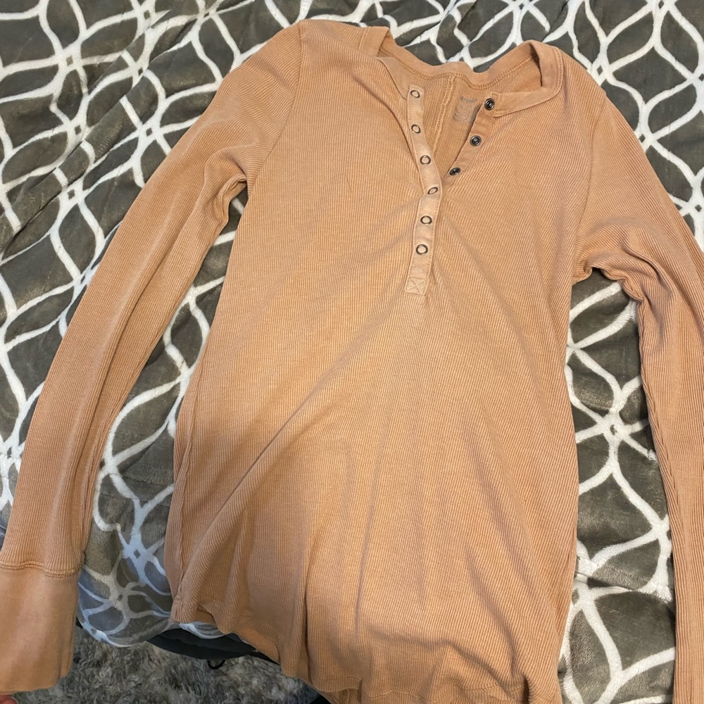 Aerie long sleeve shirt
